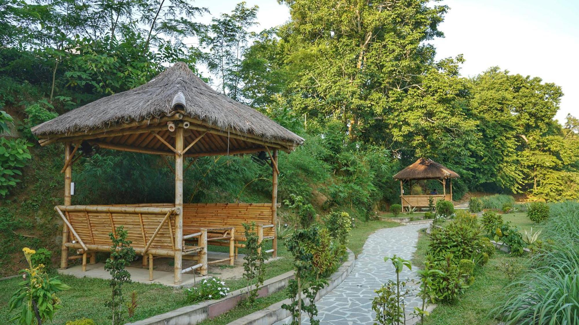 Vaani Greens Wildlife Resort, Kaziranga Kuthari Buitenkant foto